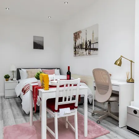 Deluxe Studio Apartments - City Airport & Excel Ideal For Long Stay London Exterior photo