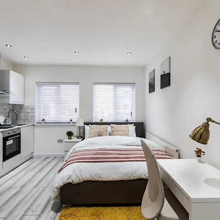 Deluxe Studio Apartments - City Airport & Excel Ideal For Long Stay London Exterior photo