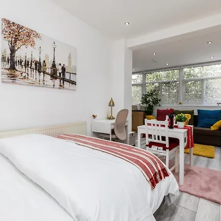 Deluxe Studio Apartments - City Airport & Excel Ideal For Long Stay London Exterior photo